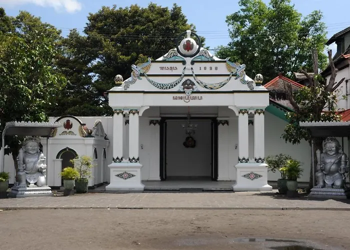 Oyo 90804 Oma Uti Homestay Syariah Yogyakarta